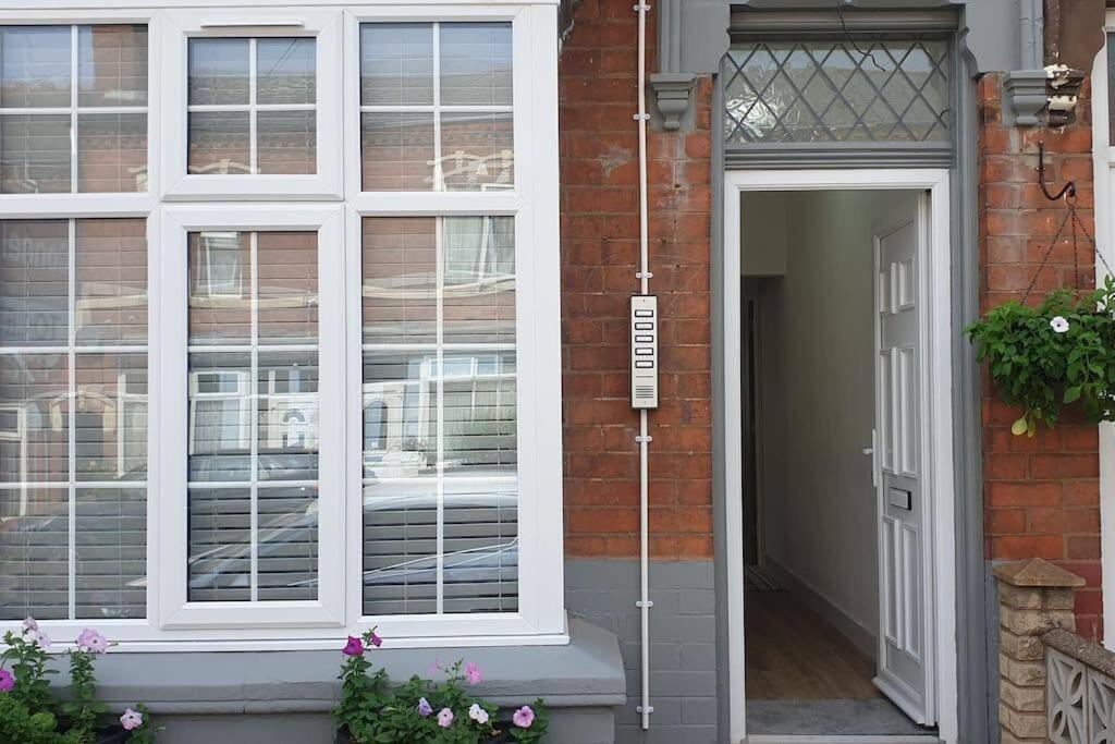 Kunda House Galton Bridge Hotel Birmingham Bagian luar foto